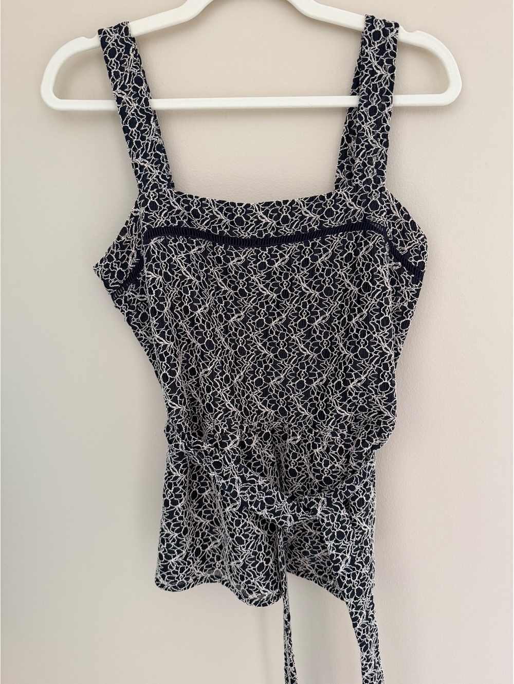 S Banana Republic tank w/ waist tie